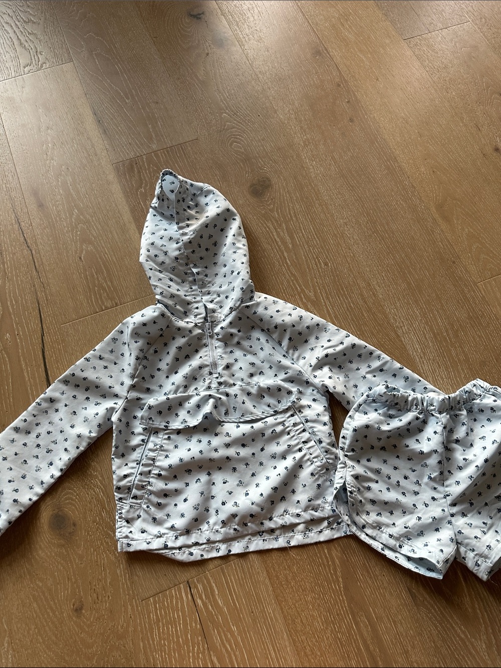 Kids Free Assembly Hooded Top and Shorts Set in light blue with Navy Print